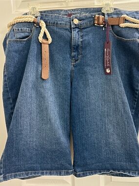 Gloria Vanderbilt Blue Denim Capri Style Shorts with Rope Detail